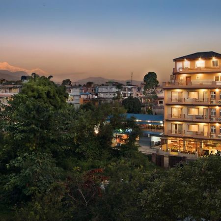 Hotel Lake Shore Покхара Экстерьер фото